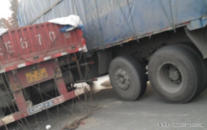 <em>11.27</em>昌九高速多车追尾事故悲剧,大家开车一定